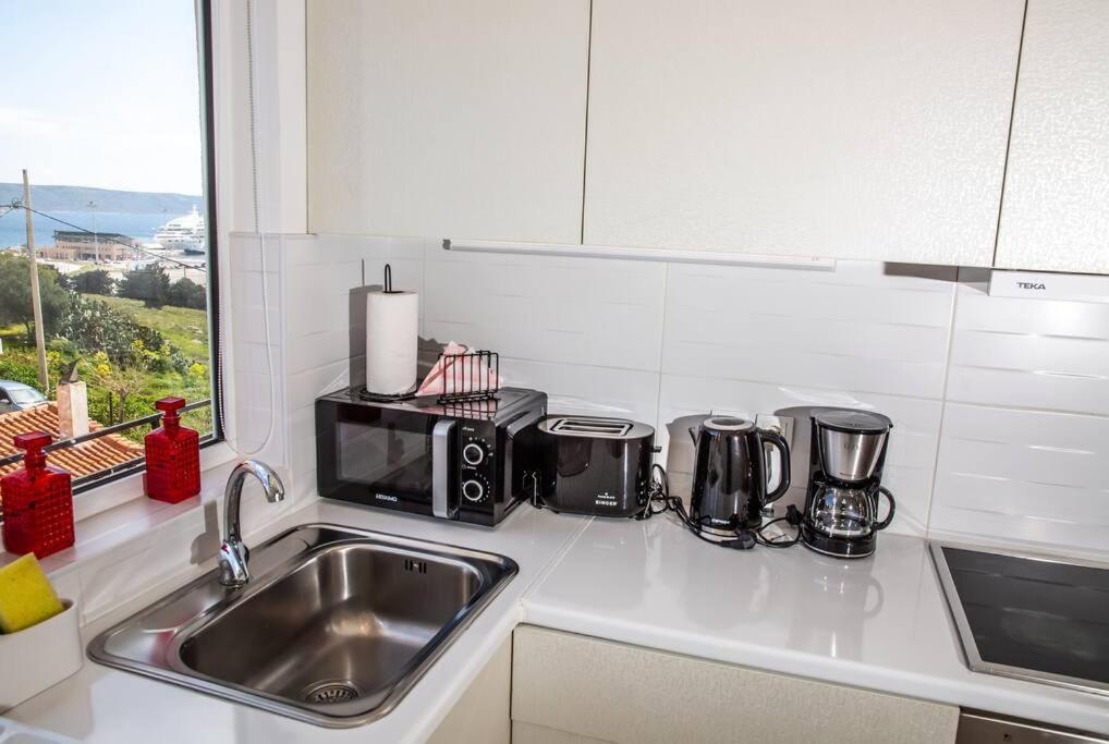 Seafront Central Apt In Lavrio Appartement Buitenkant foto