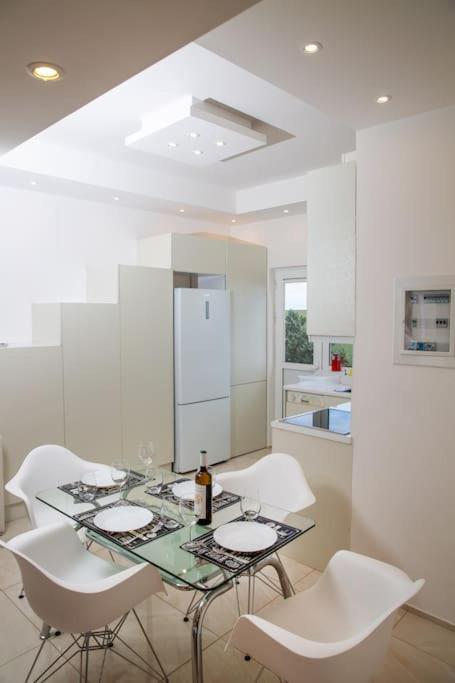 Seafront Central Apt In Lavrio Appartement Buitenkant foto