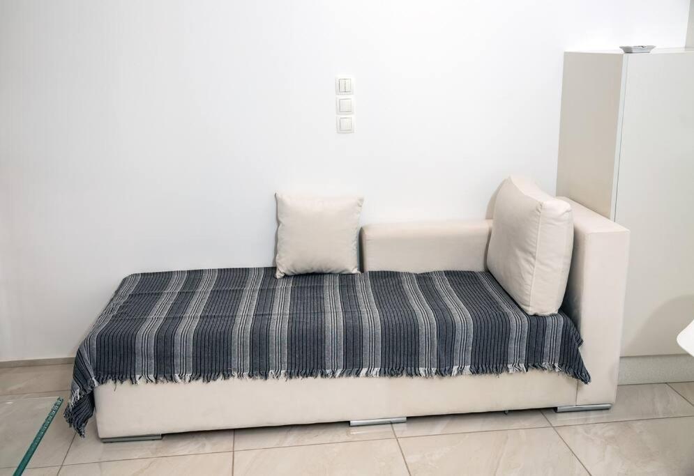 Seafront Central Apt In Lavrio Appartement Buitenkant foto