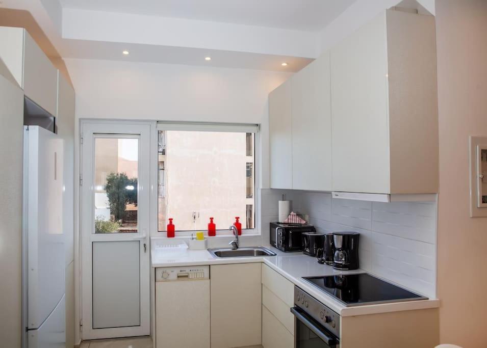 Seafront Central Apt In Lavrio Appartement Buitenkant foto
