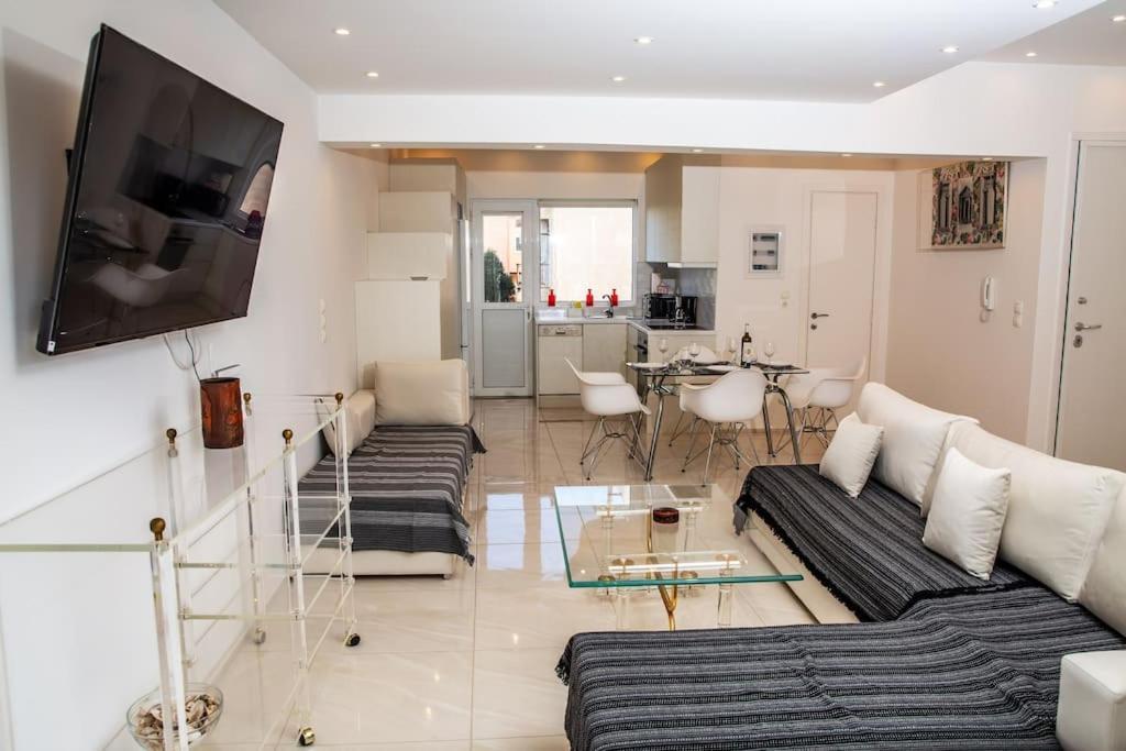 Seafront Central Apt In Lavrio Appartement Buitenkant foto