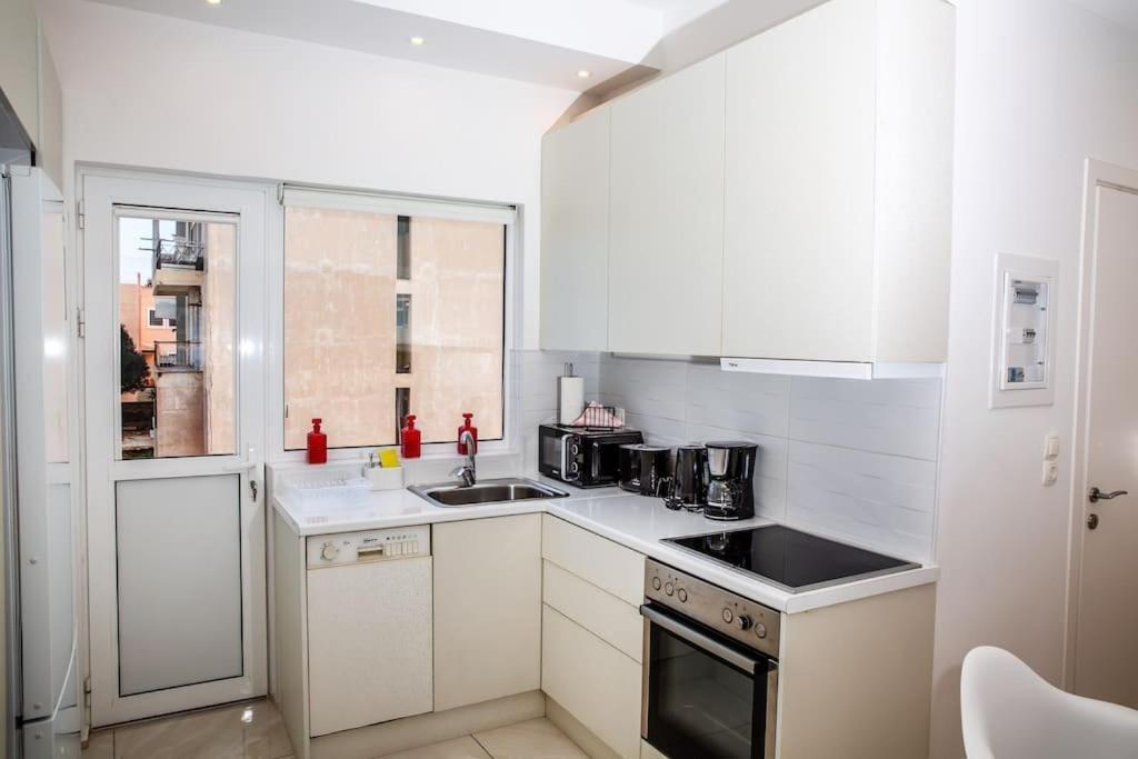 Seafront Central Apt In Lavrio Appartement Buitenkant foto