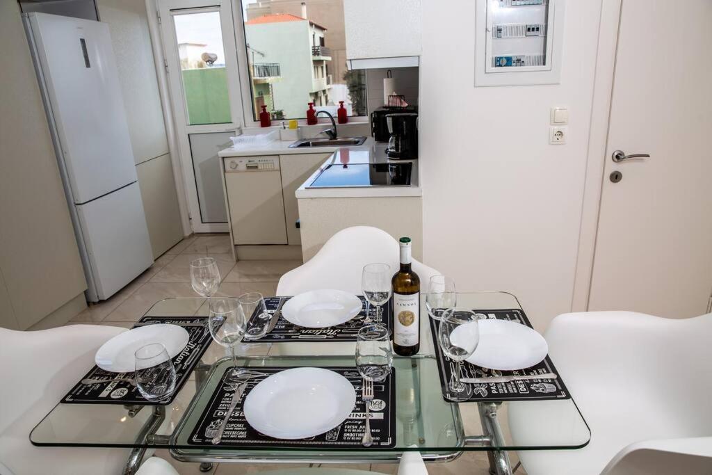 Seafront Central Apt In Lavrio Appartement Buitenkant foto